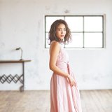 洗練された色気を引き出す ときめきの無造作ミディ