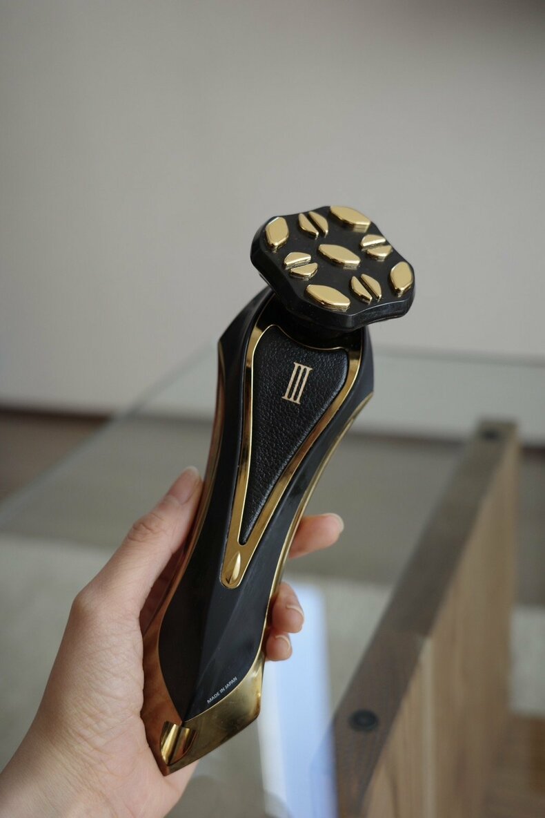 A. GLOBAL ZeusIII「専用美容液との合わせ使いで保湿に特化したケアを♡」