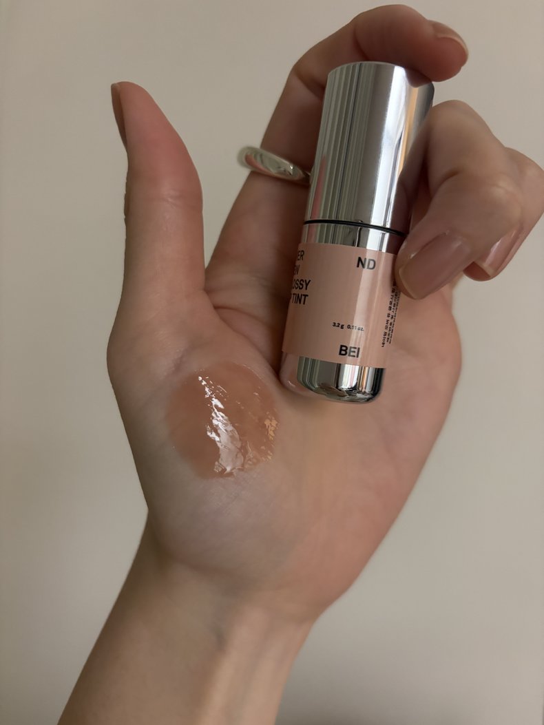 NAMING.（ネーミング）オーバーデューグロッシーリップティント 02 BEI​ スウォッチ