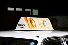 都内に10台限定！どんより雨の日も「ローラタクシー」に出会えれば、いいことあるかも♡