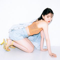 堀未央奈、トレンドの「クロシェ編み風キャミ」をまとってアメリカンに。デニムの有効活用でやんちゃ見え防止♡