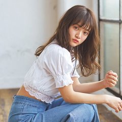 男女モテ要素をミックスした ほつれ質感のゆるロング