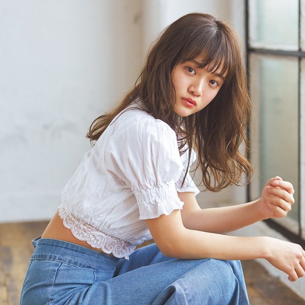 男女モテ要素をミックスした ほつれ質感のゆるロング