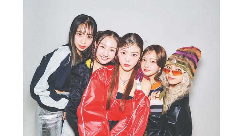 圧巻のダンスパフォーマンスで大注目のガールズグループ「UN1CON（ユニコン）」がarに初登場♡ グループの魅力から彼女たちの素顔にも迫る！