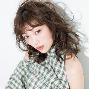 「カールアイロンの醍醐味!」細めアイロンでフワフワにつくる【ぐりんぐりんカール】は、イメチェンに最適♡
