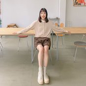 あのバズり女子が美脚すぎる！！スタイル維持の秘訣は「電車では膝を…」