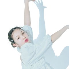 「ピンクは軽さを出しすぎないのが重要」！ネオンピンク主役のメイクテク