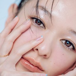 まぶたのキラキララメで目力あっぷ!森絵梨花がお手本【透明感爆あがりアイメイク】♡