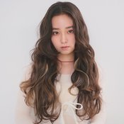 【ロング】なじみ感のあるハイライトでスーパーロングに表情が宿る