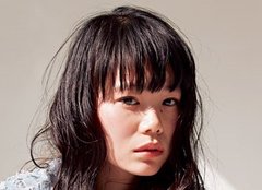 すき間を作ったエアリーロングでピュア可愛♡