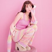 「今だけしかできないファッションを楽しめ♡」ゆるゆるニット×肌見せでイロジカケ!ネイルと香りも合わせて最強女子を目指す