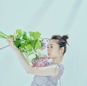 ”日差し映え”にこの夏注目。泉里香が魅せる【女っぽ服6スタイル】