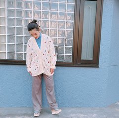 【GU】このこなれ感、たった￥1,990！くすみブラウンが洒脱な美脚ワイドパンツ