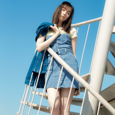 佐藤栞里がお手本！今の季節にぴったりな、華奢見えとスタイル