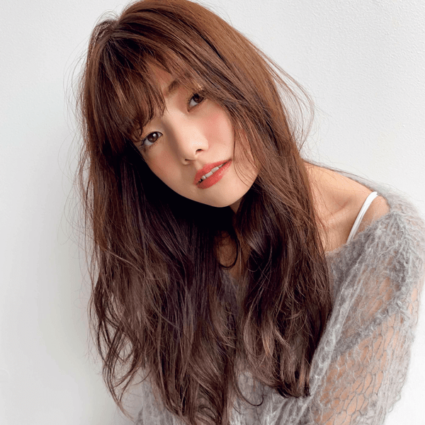 「落ち着いたさりげない色気がたまらない♡」【暗髪ロング】のつくり込みすぎない色っぽスタイル5選