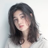 鎖骨で揺れるふんわりミディに誰もがゾッコンなんです♡