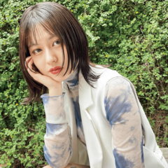 【ミディアム】艶ストレートを深化させるのは“ナチュラル姫ライン”