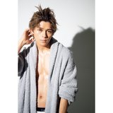 眞栄田郷敦、腹筋と胸板がたまらない♡「早く結婚したいんだよね！」女性を好きになるときの条件は…