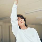 庄司浩平、子供の頃からの意外な趣味って？「今でも借りる派」ロンT姿がカッコよすぎ♡