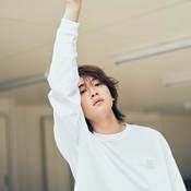 庄司浩平、子供の頃からの意外な趣味って？「今でも借りる派」ロンT姿がカッコよすぎ♡