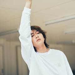 庄司浩平、子供の頃からの意外な趣味って？「今でも借りる派」ロンT姿がカッコよすぎ♡