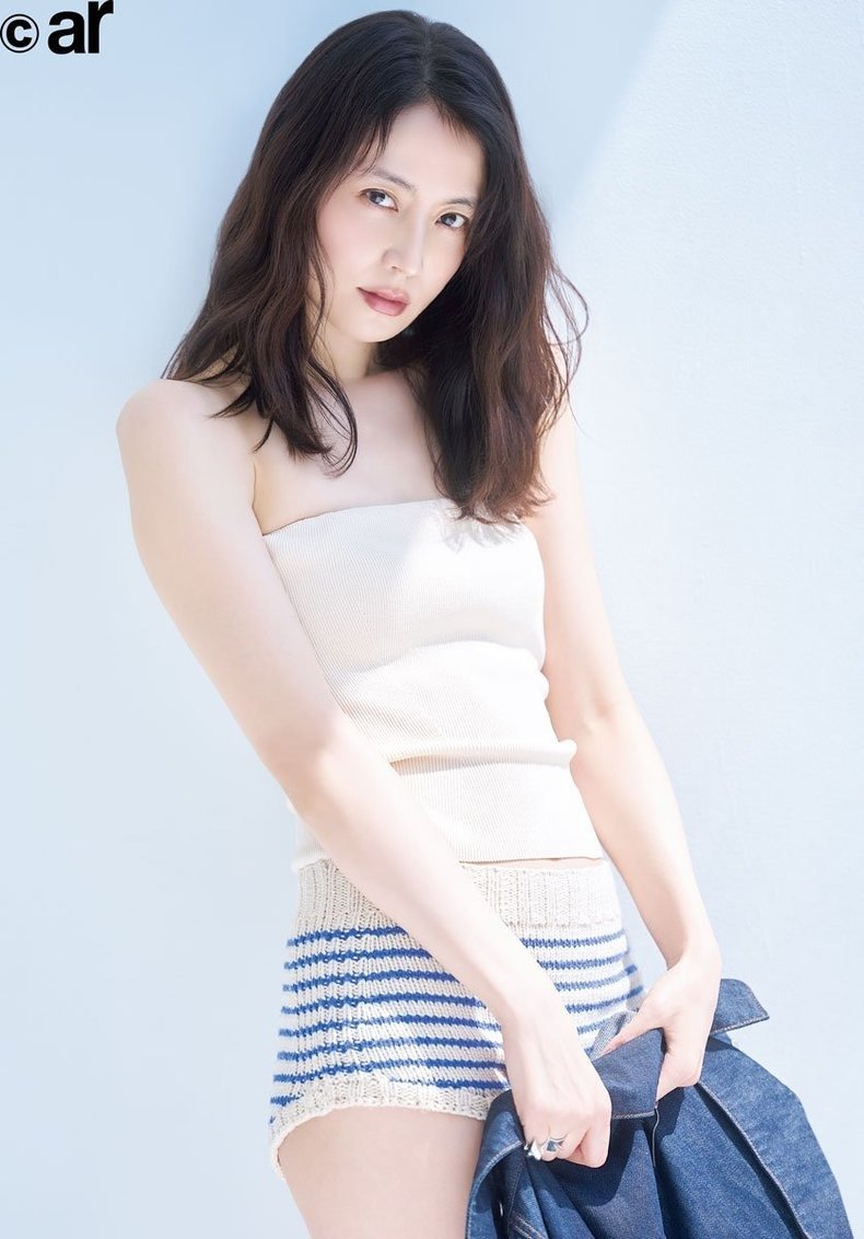 長澤まさみ。2025年ar11月号より。