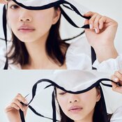 見上愛、アンニュイな表情に目を奪われる…♡【白ハット×ホワイトネイル】のこなれコンビが儚げムード満載