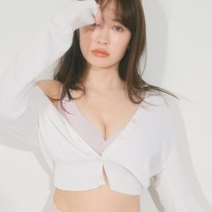 小嶋陽菜「＂首よ伸びろ〜＂と念じながら塗っています」なりたいカラダNo.1♡【こじはるボディに近づく方法】を本人自らレクチャー！ボディ愛用品13選も