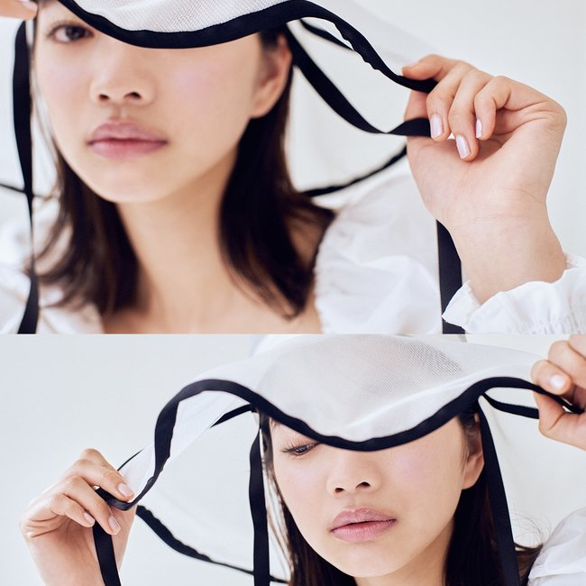 見上愛、アンニュイな表情に目を奪われる…♡【白ハット×ホワイトネイル】のこなれコンビが儚げムード満載