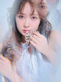 畑芽育。2026年ar5月号より