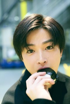 【おむすび男子Vol.10～曽田陵介とすじこ～】「焼きおにぎりにも挑戦したいな♡」緊迫した場面の撮影で、曽田さんの叫びに返事をしたのは？