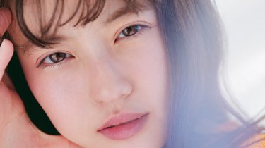 くしゅ前髪の 今田美桜 が超バブい Ar5月号で披露した バブほっぺ になれる儚げピンクチークって Arweb アールウェブ