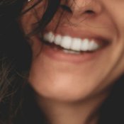 「正しい歯の磨き方って？」「生活習慣で気を付けるべきことは？」【歯科医・歯科衛生士直伝】口元美人になるために今すぐできること