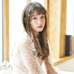 顔まわり限定の強めパーマに おしゃれガールは夢中♥