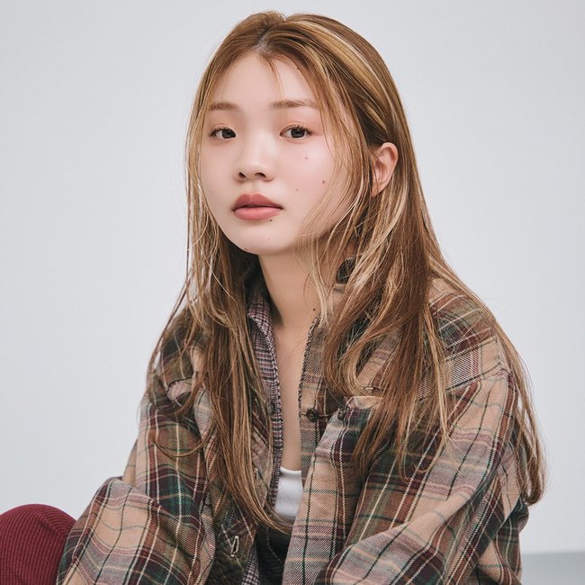 【ロング】ほつれカールでニュートラルスタイルに