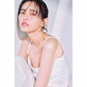 比留川游、美肌すぎてもはや発光してる♡ 吸引力ハンパないベースメイクの秘密をレクチャー