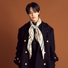 JO1・大平祥生、洗練された大人コートをまとう♡「袖口をさりげなく飾るオレンジの裏地とスカーフのアクセントで…」女子も思わず取り入れたくなるおしゃれエッセンス満載