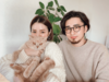 夫・和久井克哉さんと愛猫『とらお』との3ショット