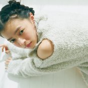 上國料萌衣、子ヒツジみたいなモフモフ感があざと可愛い♡ バブみあふれる甘口コーデを披露!
