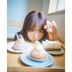 大原優乃、カジュアルな着こなしには甘いミニスカを♡ おしゃれな街歩きにぴったりな【最強タンクコーデ】2選