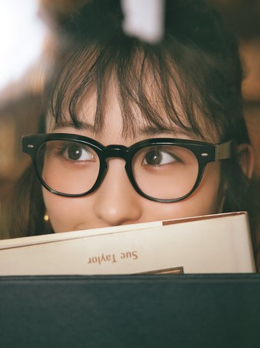 画像・写真】 | 乃木坂46・一ノ瀬美空のメガネ姿が可愛すぎる♡ 読書