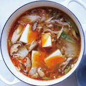 【痩せ鍋】腸活&温活ってめちゃくちゃ大事!たっぷりきのこの麻婆豆腐鍋レシピ