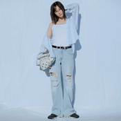 本田翼「彼氏に会っても可愛いって思われそうな絶妙バランス♥」ゆるっと透明感がたまらない【クラッシュフレアデニムコーデ】