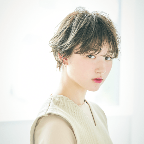 ハンサムショートでこの色気 クールになりがちな短めヘアを色っぽ可愛く仕上げる方法 Arweb アールウェブ