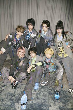 オルタナティブ歌謡舞踊集団『龍宮城』がarwebにカムバック♡メンバーを家族に例えたら”お猿”!?カラオケで歌う曲など、プライベートがチラ見えした一問一答に注目