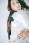 新木優子の大胆背中開きショット。ar2月号より