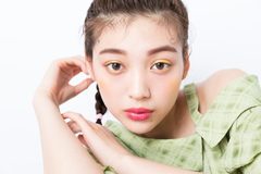 だから私のイエローメイクはインコに見えたのか！ 即イマドキ顔になれるコツをプロが伝授