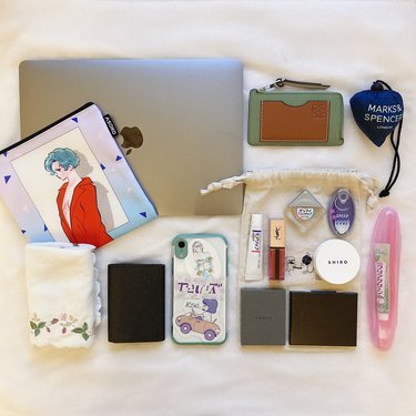 What S In My Bag リモートじゃない日はどうしてる 働く女子たちのカバンの中身が知りたい Arweb アールウェブ