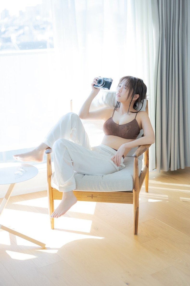 大原優乃。2025年ar5月号より。