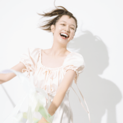 森絵梨佳、セルフメイクはUV下地だけで終了!? ベビー肌のヒケツは誰でもすぐに真似できるアレ